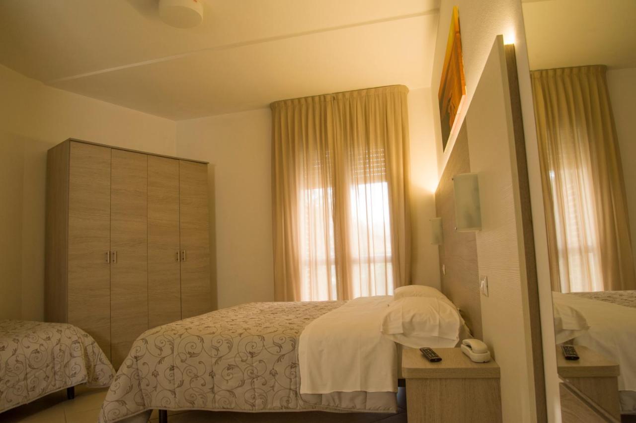 Hotel Villa Enea Cattolica Eksteriør billede