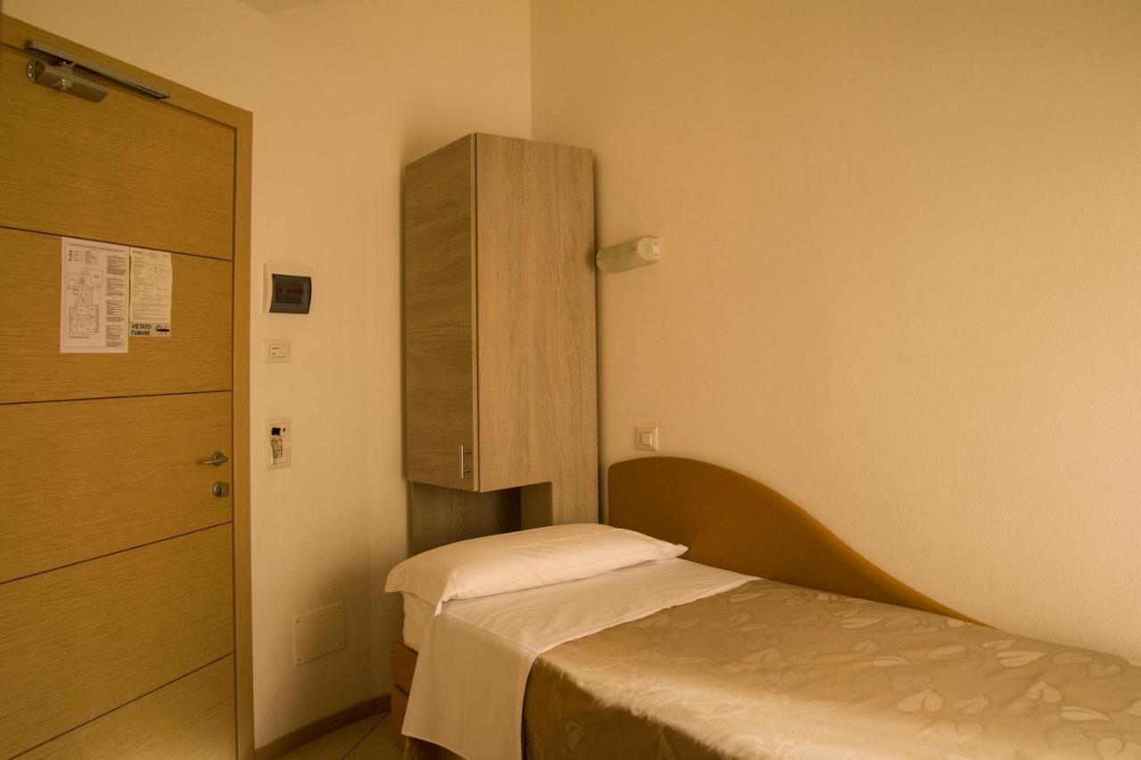 Hotel Villa Enea Cattolica Værelse billede